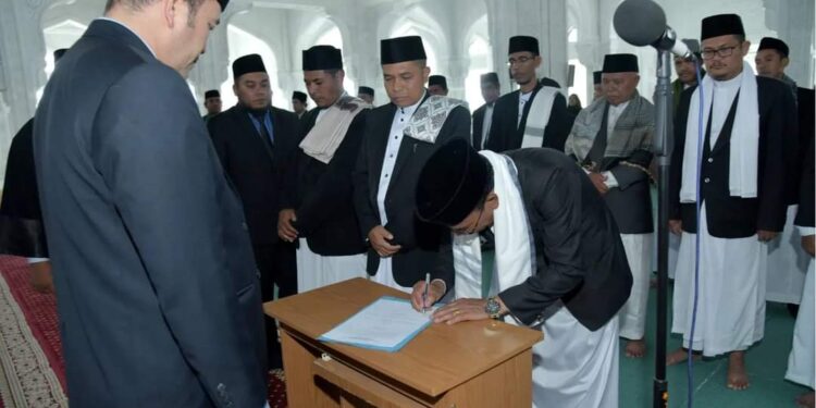 Pj. Bupati Haili Yoga Kukuhkan Tgk. Abdurahman Lamno Sebagai Ketua MPU Bener Meriah