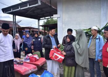 Pj. Bupati Bener Meriah Haili Yoga Tinjau Korban Kebakaran Di Kampung Bener Mulie