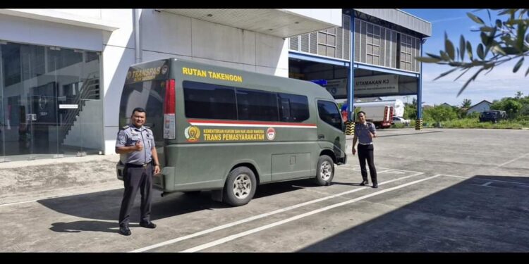 Rutan Takengon Melaksanakan Pemeliharaan Barang Milik Negara Berupa Mobil Transpas