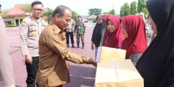 HUT Bhayangkara Ke 78, Pj Bupati Aceh Timur : Ratusan Dhuafa Dapat Sembako Murah