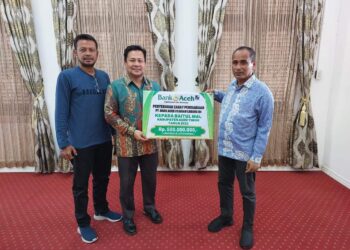 Pj. Bupati Mahyuddin Terima Zakat Perusahaan BAS Cabang Idi Aceh Timur Rp 500 Juta