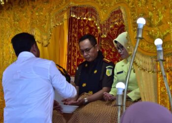 Pj Bupati Asra Sambut Dan Tepung Tawari Kajari Aceh Tamiang