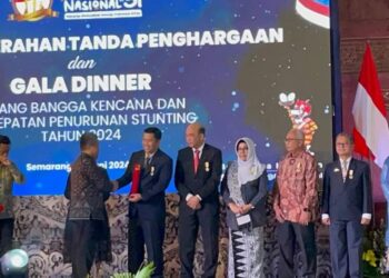 Pj. Bupati Haili Yoga Raih Penghargaan Dharma Karya Kencana Dari BKKBN RI