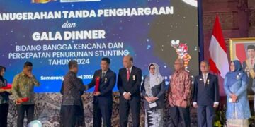 Pj. Bupati Haili Yoga Raih Penghargaan Dharma Karya Kencana Dari BKKBN RI