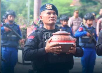 Memperingati Hari Bhayangkara ke 78, Polda Aceh Mengirimkan Air Suci Ke Mabes Polri