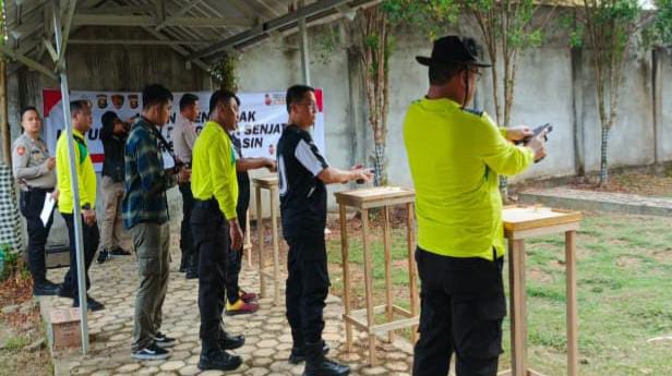 Polres Banyuasin Adakan Lomba Menembak Dalam Rangka HUT Bhayangkara Ke-78