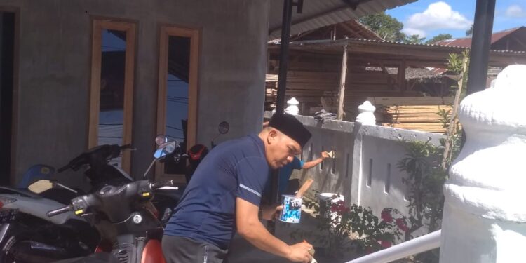 Geuchik Lhok Banei Yusri Bersama Aparatur Gampong Gelar Gotong Royong