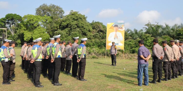 Polres Kuansing Gelar Apel Pengamanan Pacu Jalur Rayon II Di Tepian Rajo