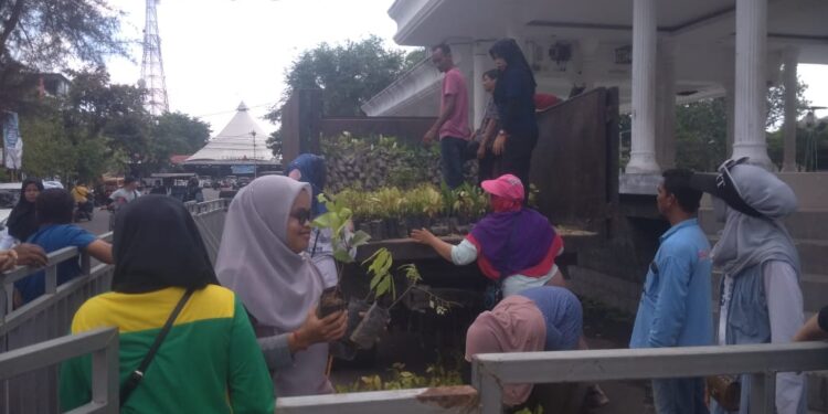 Pemko Langsa Menggelar Gotong Royong Dan Penanaman Bibit Pohon