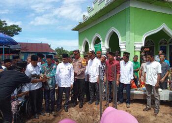 Pemda Aceh Singkil Hadiri Peletakan Batu Pertama Renovasi Masjid Baitus Syarif Di Teluk Ambun