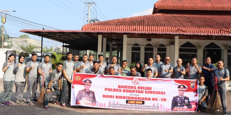 Sambut Hari Bhayangkara Ke-78, Polres Kuansing Gelar Bakti Sosial Religi