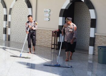 Sambut Hari Bhayangkara Ke-78, Polres Aceh Tengah Gelar Bakti Sosial Di Masjid