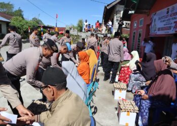 Sambut Hari Jadi Bhayangkara ke 78, Polres Aceh Tengah Berikan Bantuan Sosial Sembako Pada Warga Yang Membutuhkan