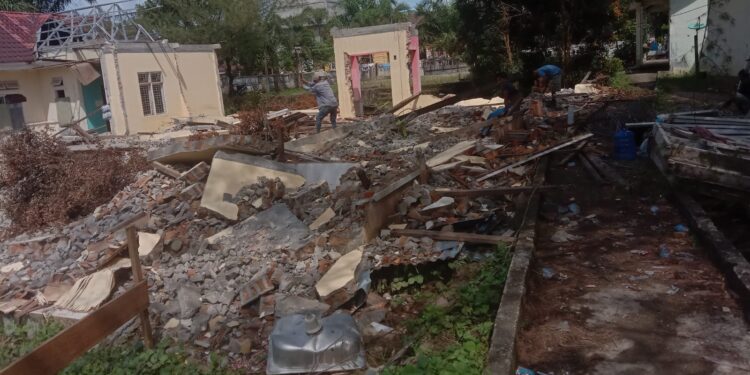 Dana Miliyaran, Pembangunan Aula Puskesmas Longkib Tanpa Papan Informasi, Kami Hanya Pekerja? 