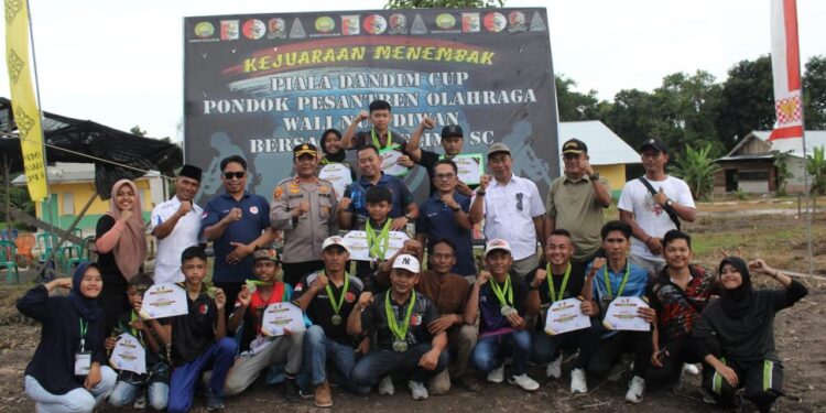 Dandim Letkol Arh Riyanto Budi Nugroho Secara Resmi Tutup Kejuaraan Menembak Dandim Siak Cup 2024 