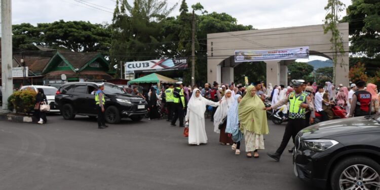 Polres Aceh Tengah Terjunkan Puluhan Personel Amankan Sholat Idul Adha 1445 H
