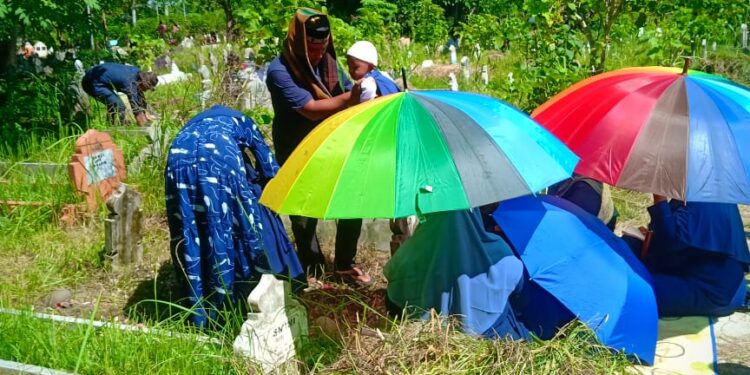 Tradisi Di Aceh, Ziarah Kubur Hari Ke Dua Hari Raya Idul Adha