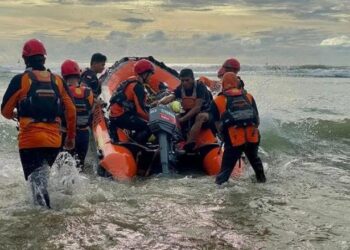 Dua Orang Pria Terseret Arus Laut Lhoknga, Satu Warga Aceh Utara