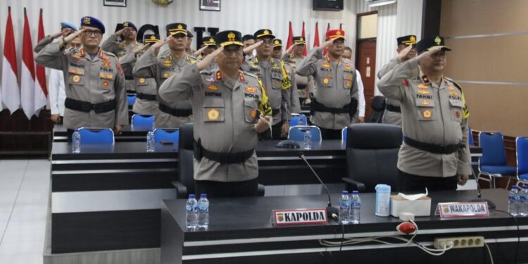 Kapolda, Wakapolda Dan Para PJU Polda Aceh Ikuti Upacara Pemulian Nilai Nila Tribrata Secara Virtual