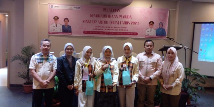 Dispora Ogan Ilir Gelar Pelatihan Kewirausahaan Pemuda Make Up Artist (MUA) Tahun 2024 