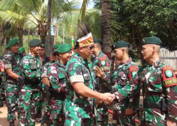 Tiba Di Perbatasan, Dirsen Pussenif Disambut Danrem 174/ATW Dan Dansatgas Pamtas Statis RI-PNG Yonif 111/KB