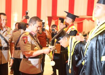 Wakapolri Minta Lulusan S1, S2 Dan S3 STIK Mampu jadi Agen Perubahan