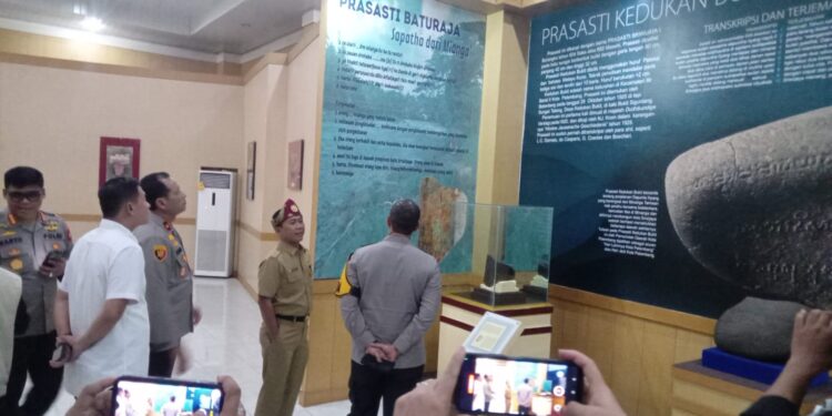 Serentak Se Indonesia, Polda Sumsel Serahkan Bantuan Bedah Rumah, Layanan Kesehatan Hingga Bhakti Lingkungan