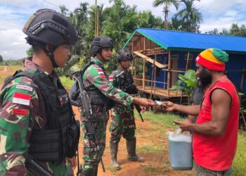 Masyarakat Perbatasan Jadikan TNI Satgas Pamtas Yonif 111/KB Bagian Dari Keluarga Mereka