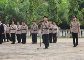 Kapolres Banyuasin Pimpin Upacara Tabur Bunga Dalam Rangka Hari Bhayangkara ke- 78