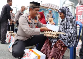 Lagi, Polres Aceh Tengah Berikan Sembako Kepada Warga Berawang Menyambut HUT Bhayangkara Ke 78