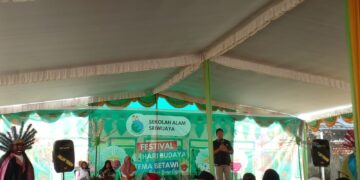 Menggelar Festival Budaya Betawi Dan Pelepasan Siswa Siswi Sekolah Alam Sriwijaya Palembang