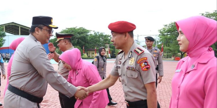Kapolda Aceh Achmad Kartiko Inspektur Upacara Kenaikan Pangkat Personel Polda Aceh