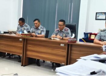 Kepala Kantor Imigrasi Takengon Hamdani Pimpin Rapat Evaluasi Kinerja