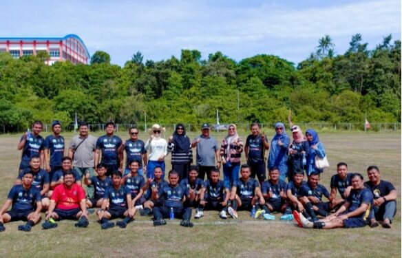 DUKUNG ATAM FC DI LIGA PAMONG IKAPTK ACEH 2024, PJ. BUPATI ASRA BERI SEMANGAT LANGSUNG DARI PINGGIR LAPANGAN