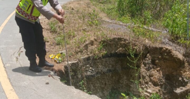 Kapolsek Linge Beserta Personel Gelar Patroli di Daerah Rawan Kecelakaan untuk Menekan Angka Kecelakaan Lalu Lintas