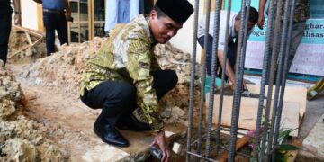 Pj Walikota Langsa Syaridin Melaksanakan Peletakan Batu Pertama Renovasi, Mesjid Beras Nurul Qur’an.