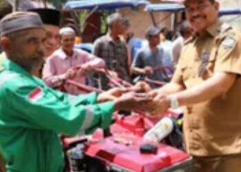 Pemerintah kota Lhokseumawe Menyerahkan Alat Mesin Pertanian Kepada 13 Kelompok Tani