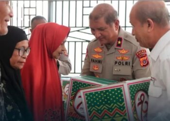 Wakapolda Aceh Armia Fahmi Bagikan 1.200 Paket Sembako Di 11 Kecamatan Aceh Tamiang 