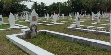 HUT Bhayangkara ke 78, Polres Aceh Utara Tabur Bunga Di TMP Blang Panyang