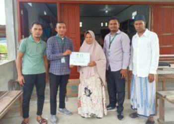 Korban Angin Kencang, Warga Gugop Pulo Aceh Terima Bantuan Baitul Mal Aceh Besar