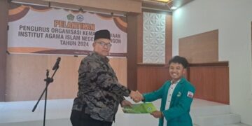 Rektor Ridwan Melantik Pengurus Organisasi Kemahasiswaan IAIN Takengon