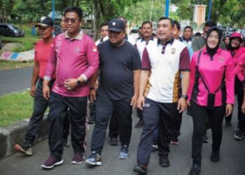 Sambut Hari Bhayangkara Ke-78, Sekda Aceh Besar Ikuti Olahraga Bersama