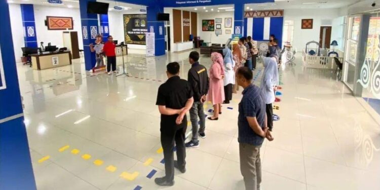 Kepala Kantor Imigrasi Takengon Hamdani Pimpin Apel Sore