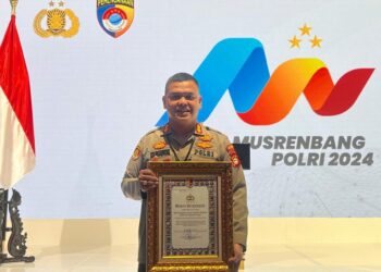 Kapolres Gowa Terima Penghargaan Unit Pelayanan Publik Terbaik Di Musrenbang Polri 2024
