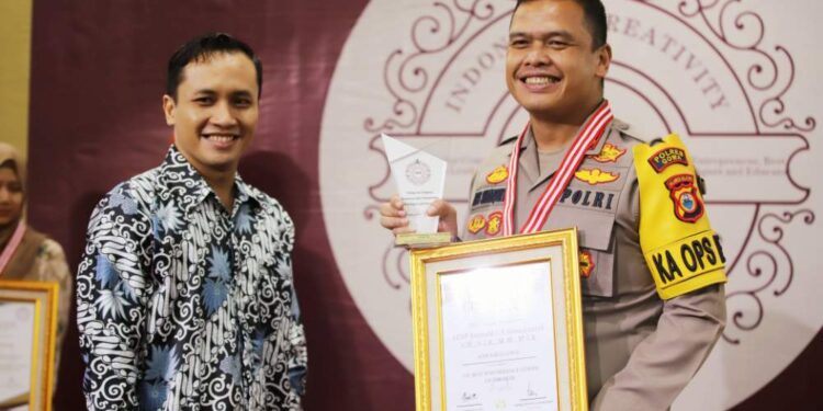 Kapolres Gowa R.T.S Simanjuntak Raih Penghargaan “The Best Performance Leader Of The Year”
