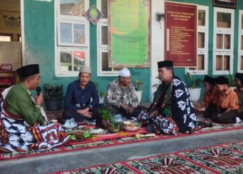 MI Swasta Muhammadiyah Aceh Tengah Gelar Acara Adat ” Penyerahen Ari Wali Ku Teungku Guru “