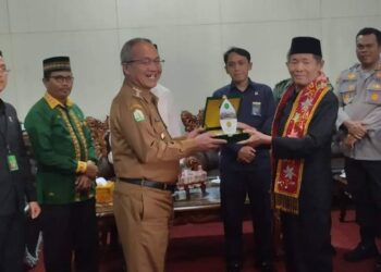 Pj Bupati Aceh Singkil Azmi Sambut Kedatangan Ketua Mahkamah Syariah Aceh 