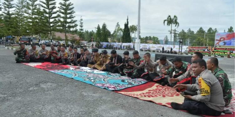 Didong Gabungan ASN bersama TNI-Polri Meriahkan HUT Bhayangkara Ke 78 Polres Bener Meriah