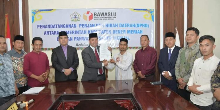 Pemkab Bener Meriah No 2 Se – Aceh Tandatangan NPHD Dengan Panwaslih