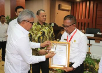 Pemkab Pidie Jaya Terima Penghargaan Percepatan Penyaluran Dana Desa Tahap I